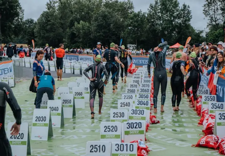 Jak skutecznie przygotować się do startu w triathlonie?